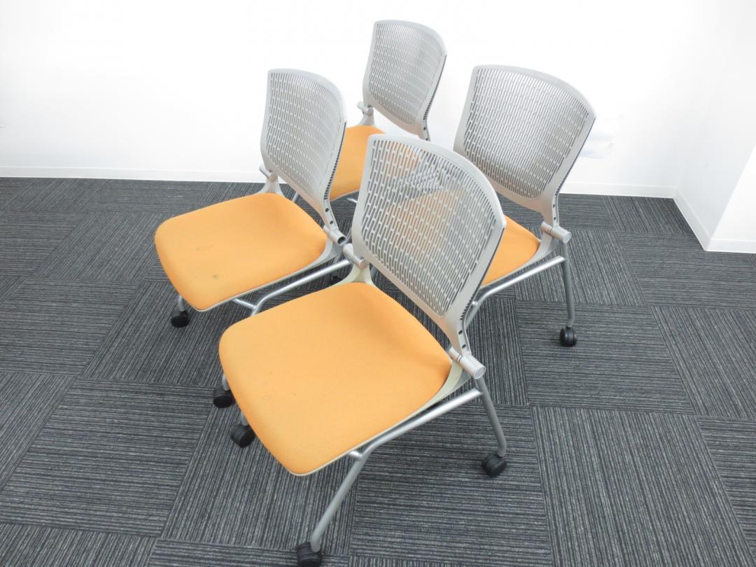 【クリーニング済み】【4脚セット】【人気会議用チェア！！】■グラータチェア　 ■オカムラ製 　■オレンジカラー　■ネスティングタイプ　■キャスター付き【相模原・町田店】
                        グラータ
                                    中古
            