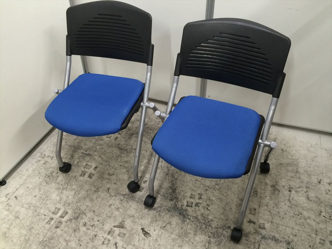 【セット商品】【2脚セット】鮮やかなブルー色
                        
                                    中古
            