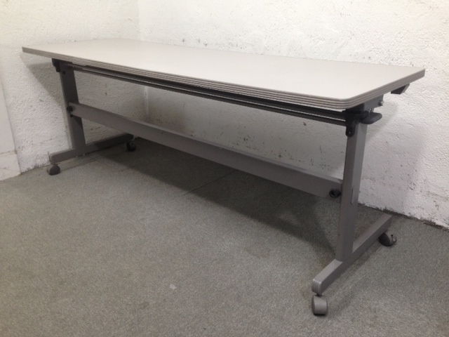 【数量限定二台限定!】スタックテーブル｜1800×600×700｜
                        
                                    中古
            