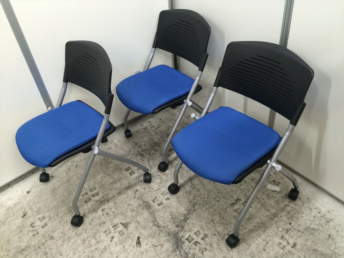 【セット商品】【3脚セット】鮮やかなスタッキングチェア
                        
                                    中古
            