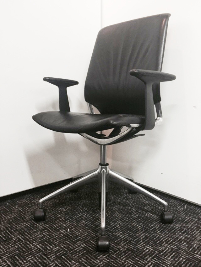 中古】メダチェア vitra/ヴィトラ 肘付ハイバックチェア 155646