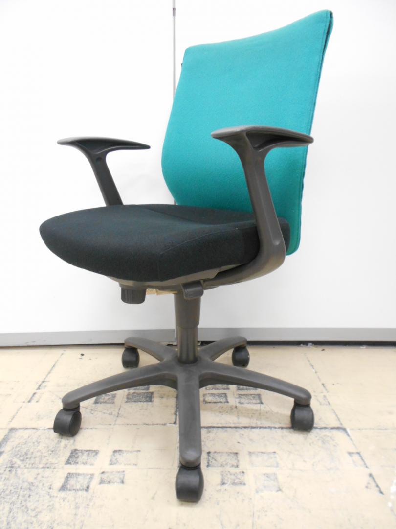 機能とデザインを両立させてたオカムラの人気チェアです。　CXスプレージ
                        CXスプレージ
                                    中古
            