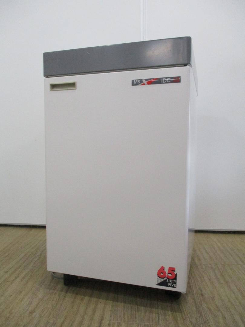 【状態良好品】ワンカットクロス方式で切れ味のいいシュレッダーです！
                        
                                    中古
            