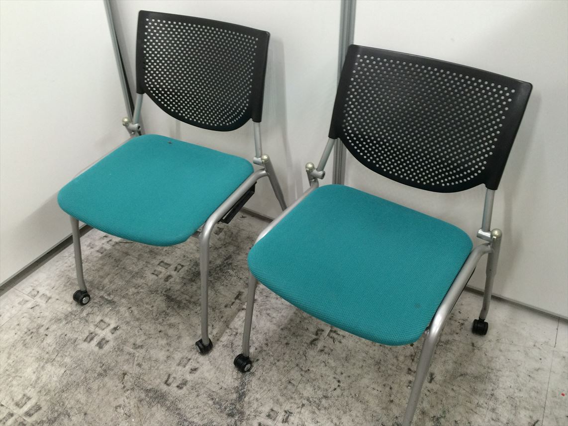 【セット商品】【2脚セット】キャスター付　移動も楽々です
                        
                                    中古
            