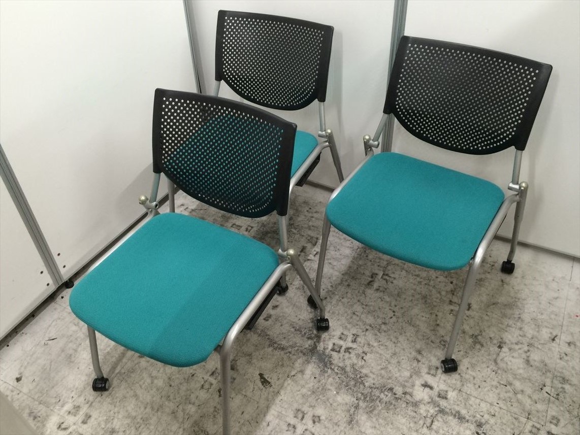 【セット商品】【3脚セット】キャスター付で移動も楽々です
                        
                                    中古
            