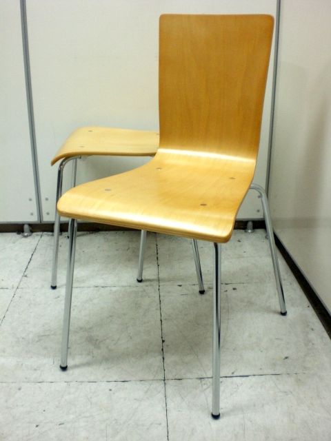 【限定1セット】開梱のみの未使用新古品　スタッキングチェア2脚のセット商品！！
                        プライウッドチェア
                                    新古品
            