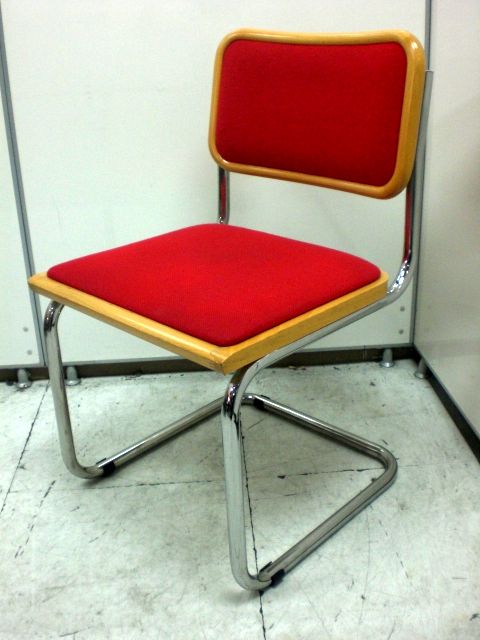 【大量10脚入荷】かわいい色合いのミーティングチェア！！　座り心地良いです。
                        
                                    中古
            