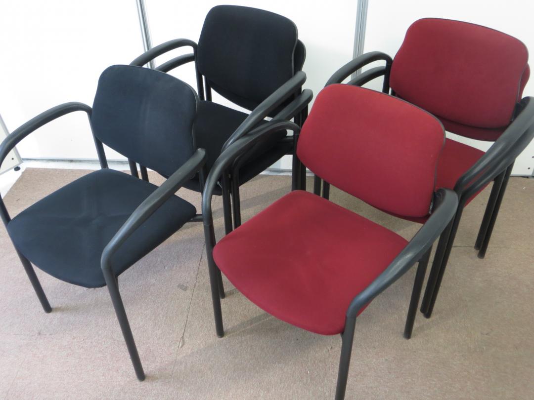 【赤黒セット売り】その他メーカー　スタッキングチェア【限定１セットのみ】
                        
                                    中古
            