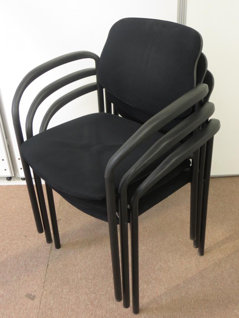 【黒の布座面】その他メーカー　スタッキングチェア【限定１セット】
                        
                                    中古
            