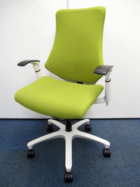 【おつとめ品】【オフィスチェア】『エフチェア』※背もたれリクライニングの任意固定（初期位置での固定は可能）が効かない為安い。
                        エフ
                                    中古
            