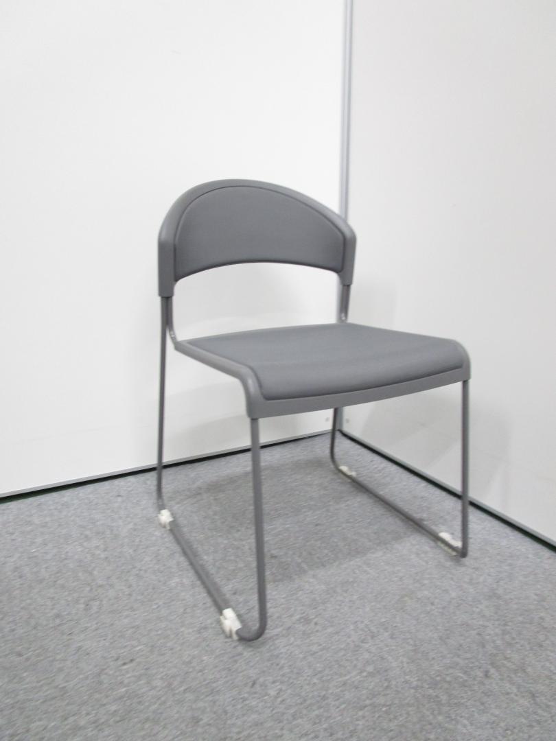 【大量28脚！】内田洋行製　スタッキングチェア【重ねて収納可能！】
                        
                                    中古
            