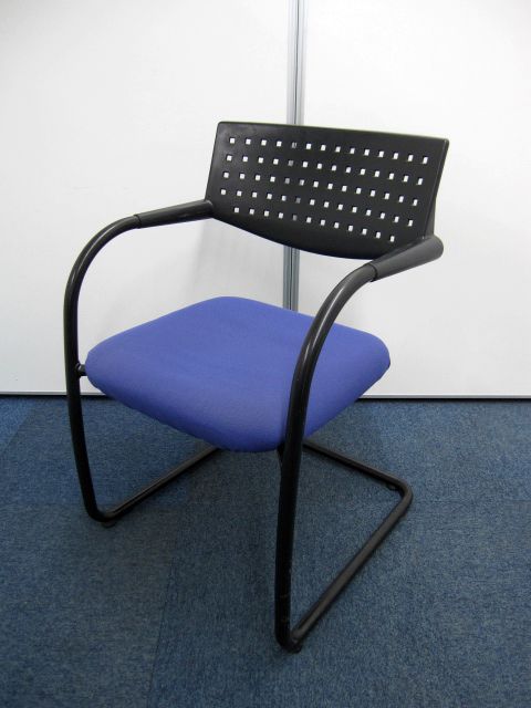 【デザイナーズ家具】海外メーカー vitra製のミーティングチェア(ビザビ）入荷致しました！【シンプルでいながら存在感があります】
                        VISAVIS
                                    中古
            