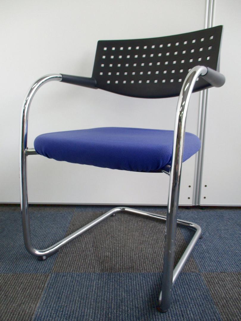 【デザインチェアの傑作!!】Vitra社が誇るビザビチェアです!!【座面布地によれがございますのでお安く!!】Nu
                        ビザビ
                                    中古
            