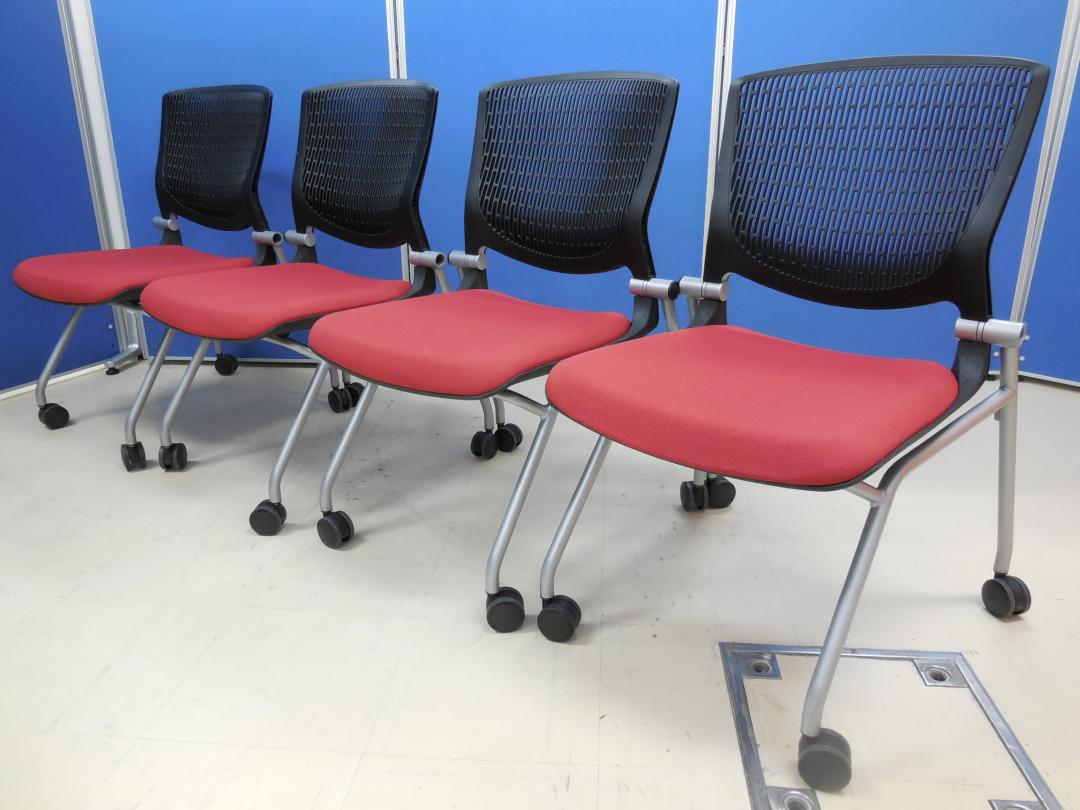 【4脚セット商品！】グラータ(Grata)チェア オカムラ製■レッド×ブラック■人気商品の為、お早めにお問い合わせ下さいませ！【ネスティングチェア】 【中古オフィス家具】
                        グラータ
                                    中古
            