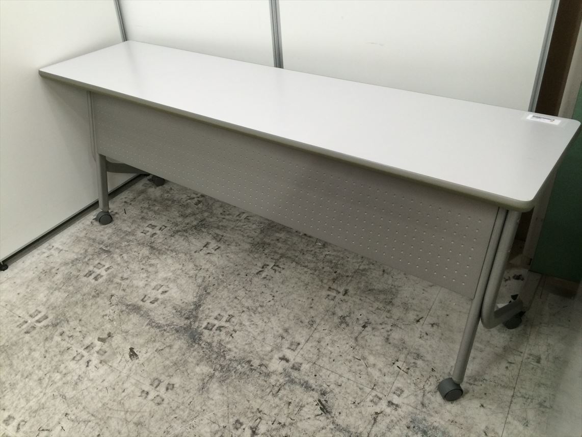 会議室受付に利用されています。サイドスタックテーブル　W1800サイズ
                        
                                    中古
            