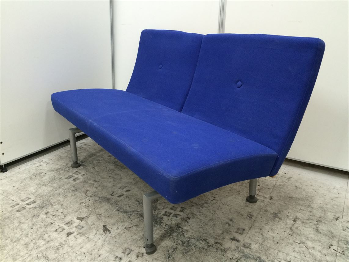 【クリーニング済み】事務所に映える「ブルーカラー」内田洋行製　2名掛けソファー
                        
                                    中古
            
