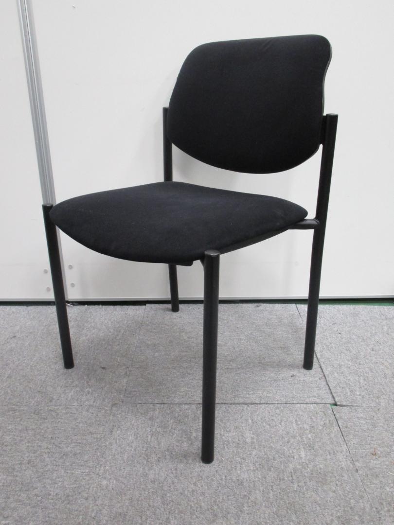 【特別価格】スタックチェア　垂直スタックタイプ　定番のブラックカラー【中古オフィス家具】
                        
                                    中古
            
