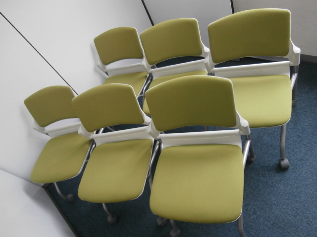 【６セット限定！！入荷しました！！】６脚セット！グリーン×ホワイト！！人気カラー！！
                        
                                    中古
            