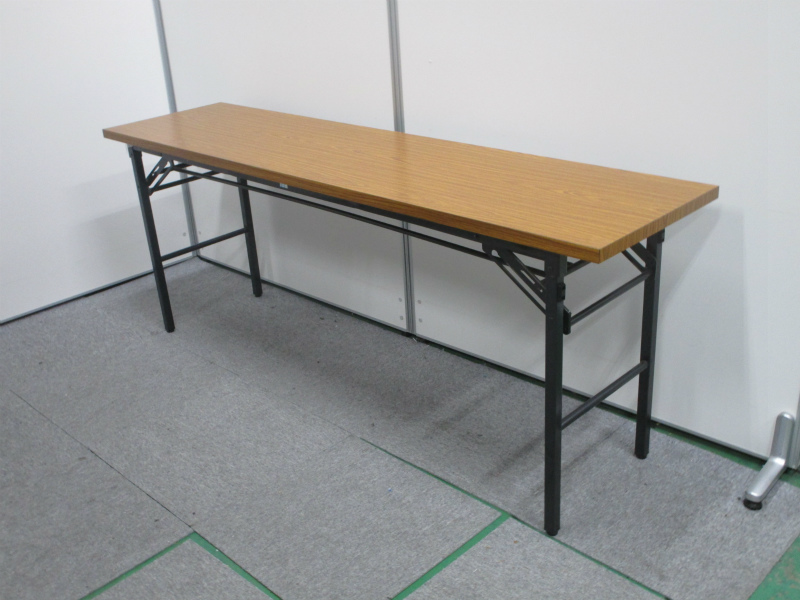 【大量入荷】定番の折畳みテーブルが入荷しました　畳んで収納+軽量+安い…3拍子揃った人気商品
                        
                                    中古
            