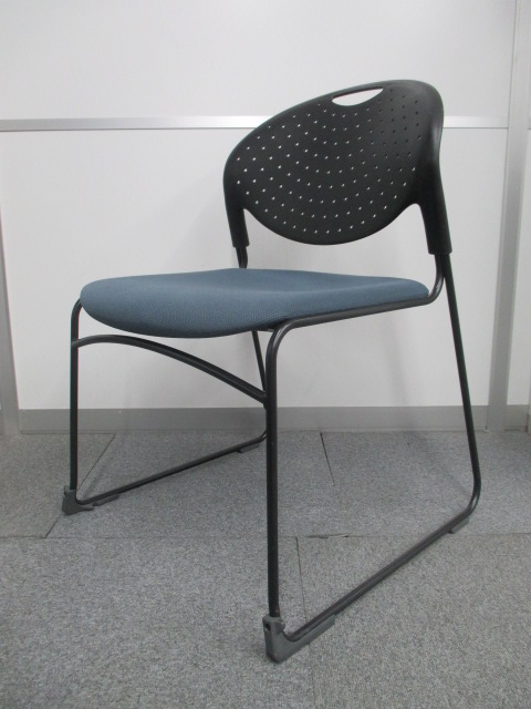 【4脚入荷】イトーキ製スタッキングチェア　クリケットシリーズ【軽量で省スペース！】
                        クリケット
                                    中古
            