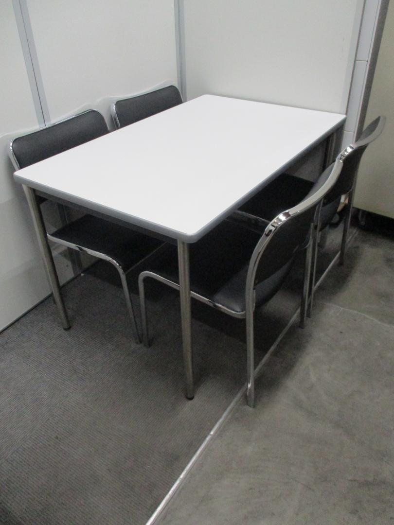 【テーブルとチェアのセット商品】【オカムラ製テーブル】【イトーキ製スタッキングチェア】
                        
                                    中古
            