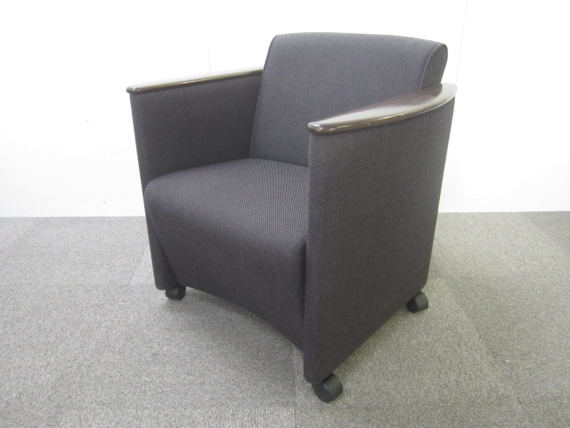 イトーキ製の上質なファブリックアームチェア入荷しました！
                        
                                    中古
            