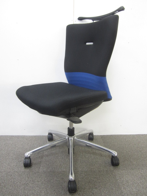 あの人気チェアも在庫豊富な尼崎店にお任せ下さい‼











                        フィーゴ
                                    中古
            