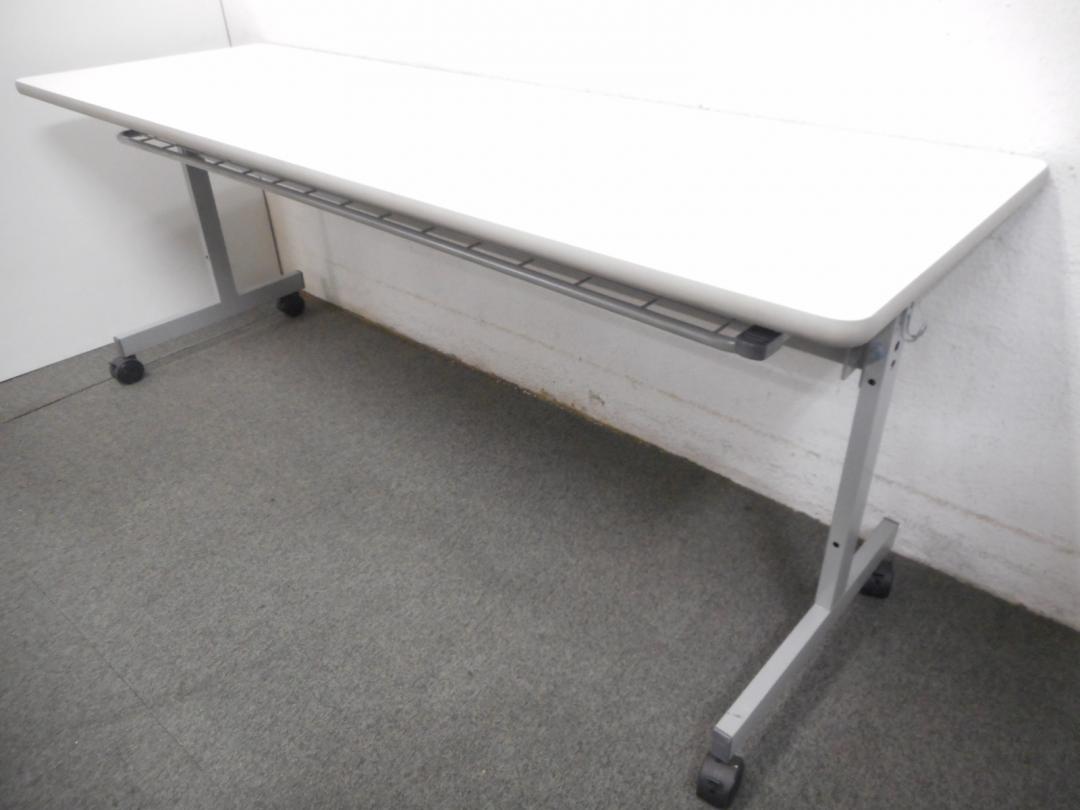 【在庫一掃セール！】■フォールディングテーブル　■ホワイト　■W1800×D600×H700mmサイズ
                        
                                    中古
            