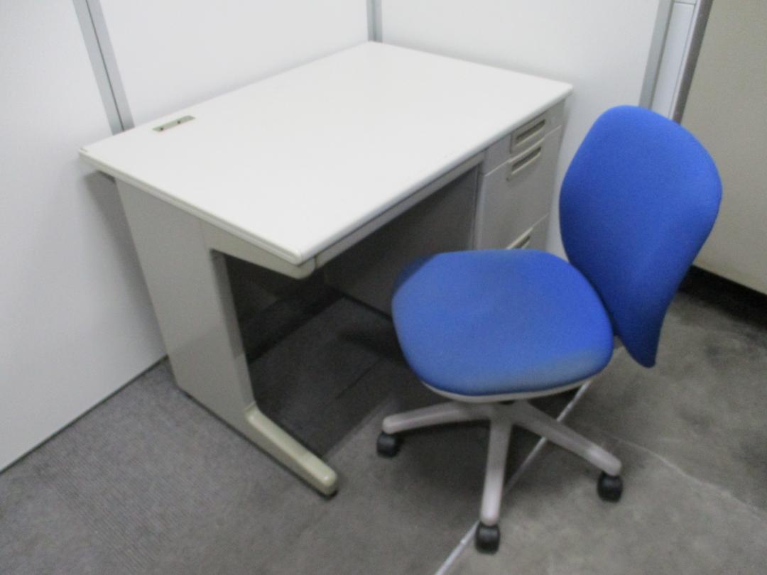 品薄気味の片袖机と売れ筋チェアの組み合わせ！【ロット】エニーザ(Anyza)
                        
                                    中古
            