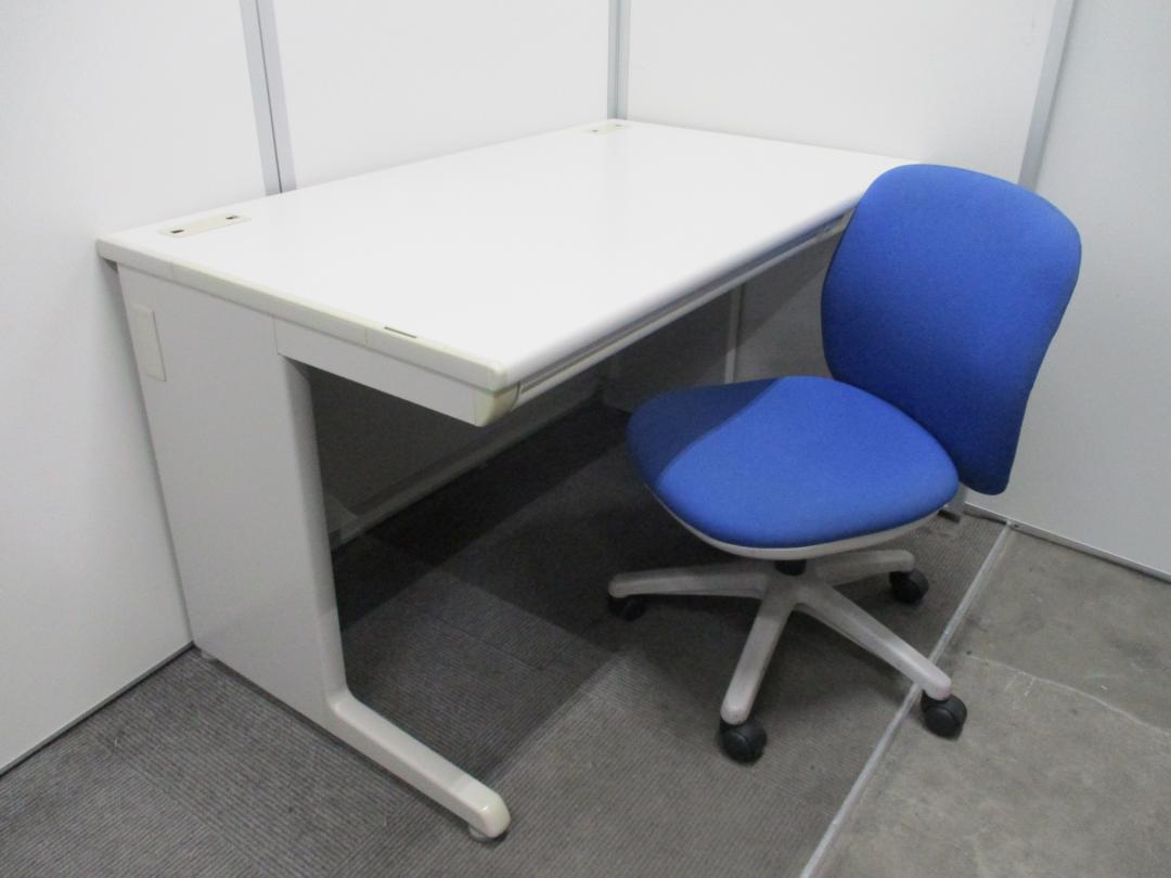 幅１１００ｍｍの平デスク【ロット】エニーザ(Anyza)チェア 
                        
                                    中古
            