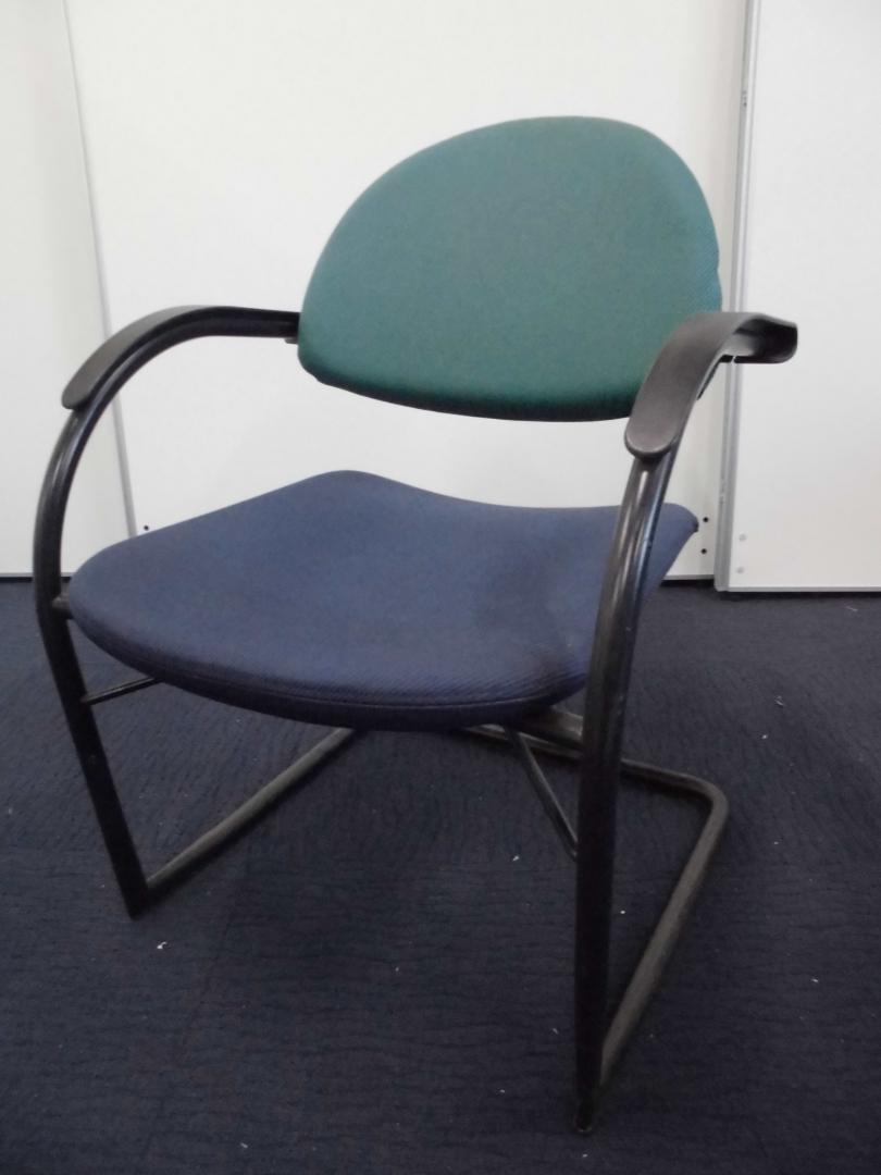 【デザイナーズ家具】ヴィトラ社製｜ミーティングチェア｜肘付【お買い得在庫(50％OFF)】
                        
                                    中古
            