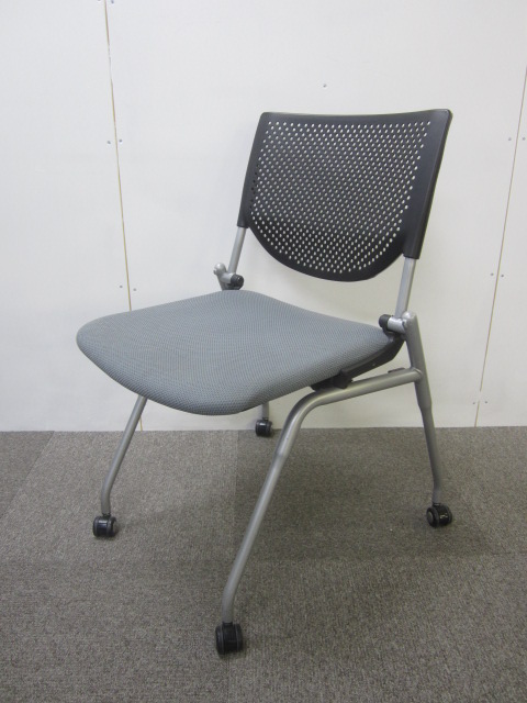 【1脚限定】ネスティングチェア｜オカムラ製　プロスタック｜座面が折りたため、同シリーズなら重ねて収納可！省スペースに貢献します！
                        プロスタック
                                    中古
            