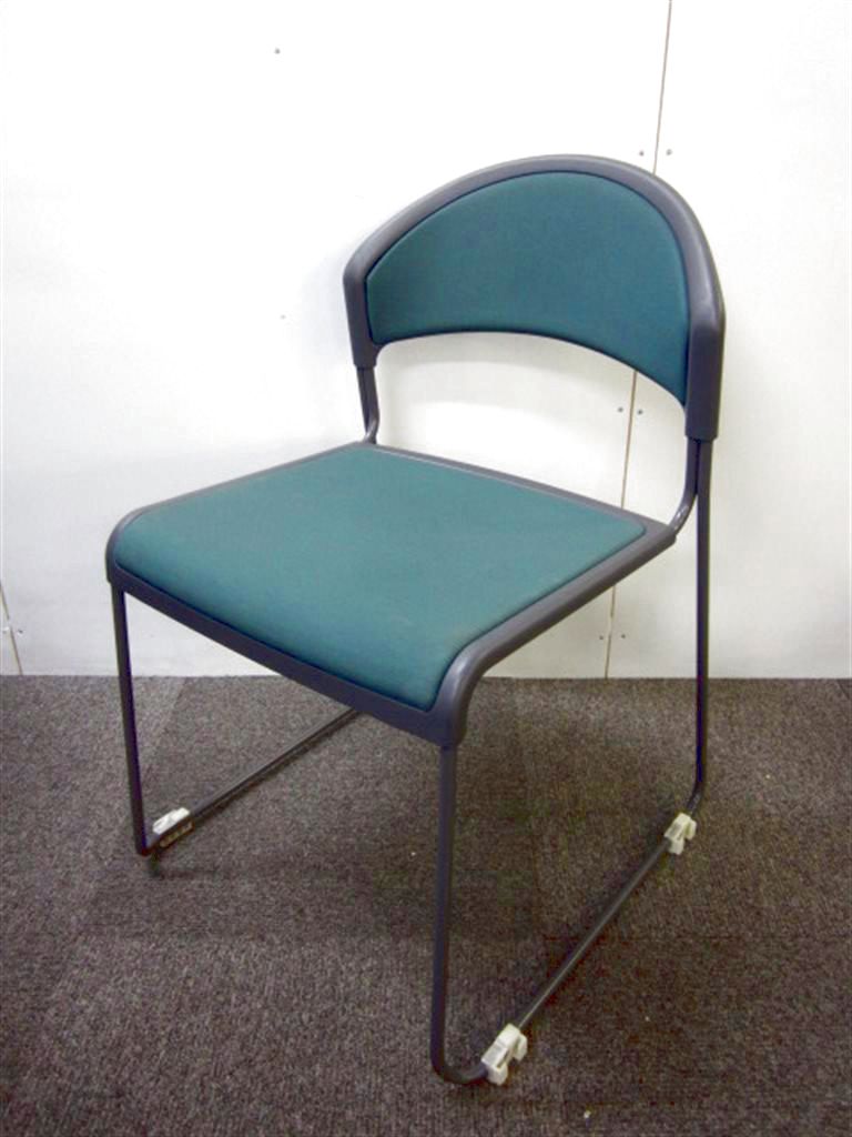 【8脚入荷】スタッキングチェア｜内田洋行製｜上に重ねて収納可｜省スペースに｜～祝尼崎店OPEN～
                        
                                    中古
            