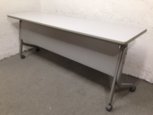 【ロット入荷!6台まとめていかがですか!】スタック、フラップ、折り畳み…便利なテーブル｜
                        
                                    中古
            