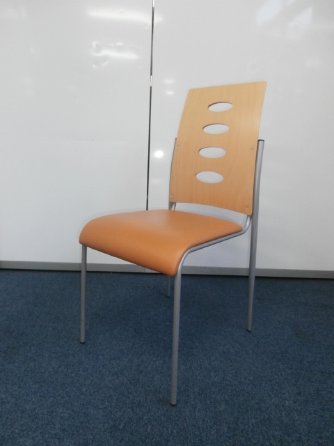 【５脚限定！！木目＆オレンジ！！】またまたオシャレなチェアが入荷しました！！！
                        
                                    中古
            