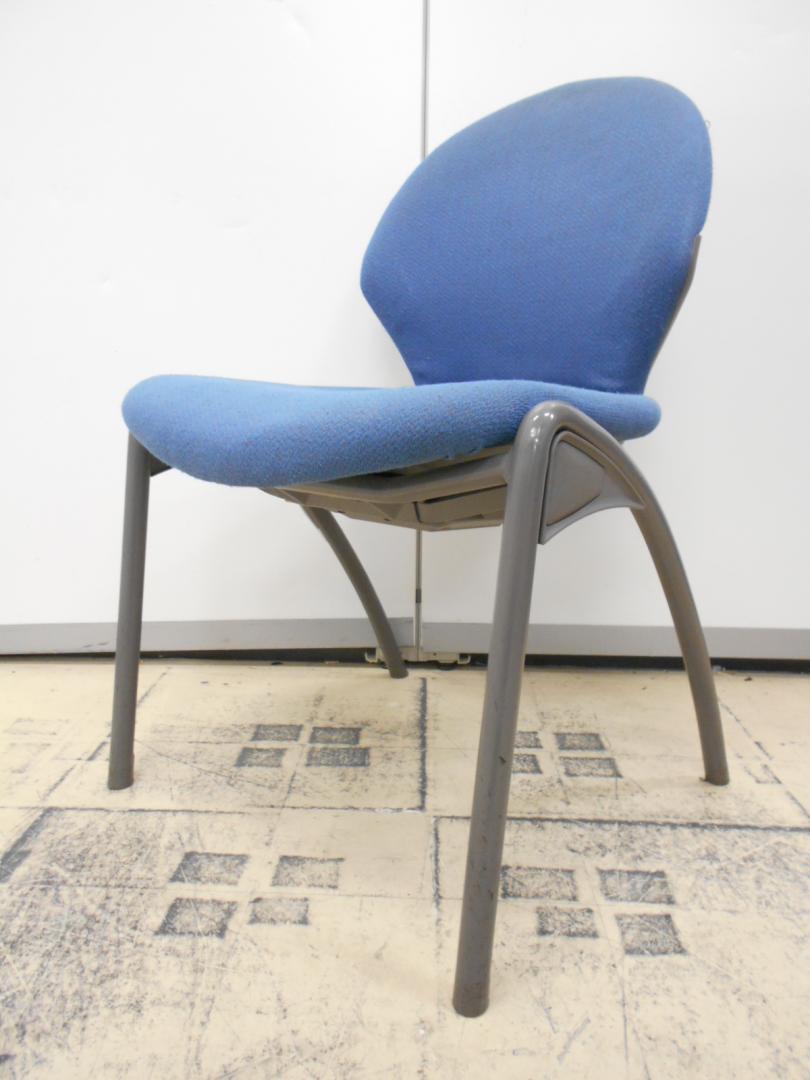 座り心地とやさしいデザインが魅力のスタッキングチェアが入荷しました　コクヨ製アディートチェア
                        アディート
                                    中古
            