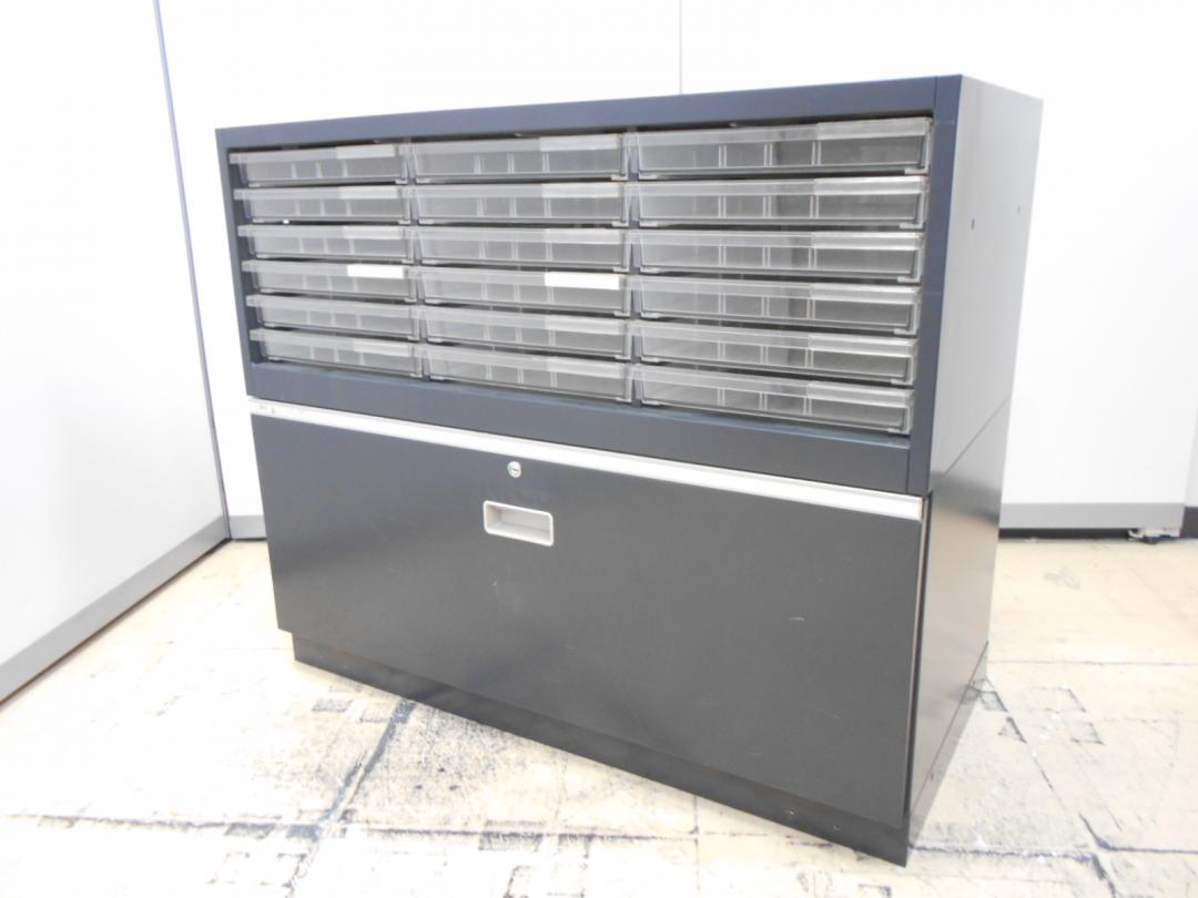 クリスタル書庫と引出が便利過ぎる黒書庫です。　イトーキ製シンラインシリーズ
                        シンライン
                                    中古
            