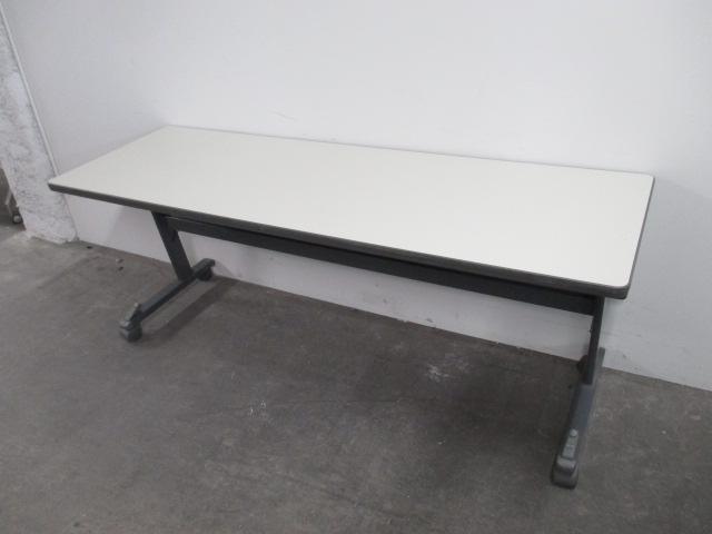 【ナイキ製】サイドスタックテーブル
                        
                                    中古
            