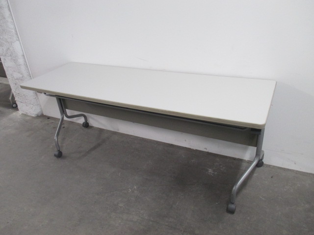 【中古】ナイキ製　サイドスタックテーブル【移動がスムーズ！】
                        
                                    中古
            