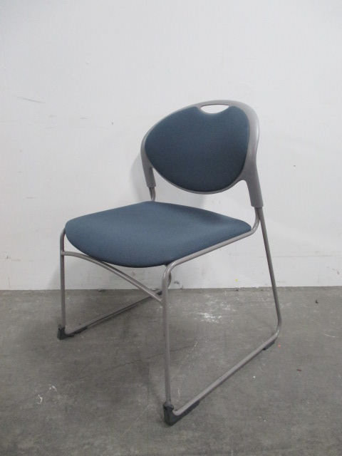 【軽量で省スペース！】イトーキ製スタッキングチェア　クリケットシリーズ
                        クリケット
                                    中古
            