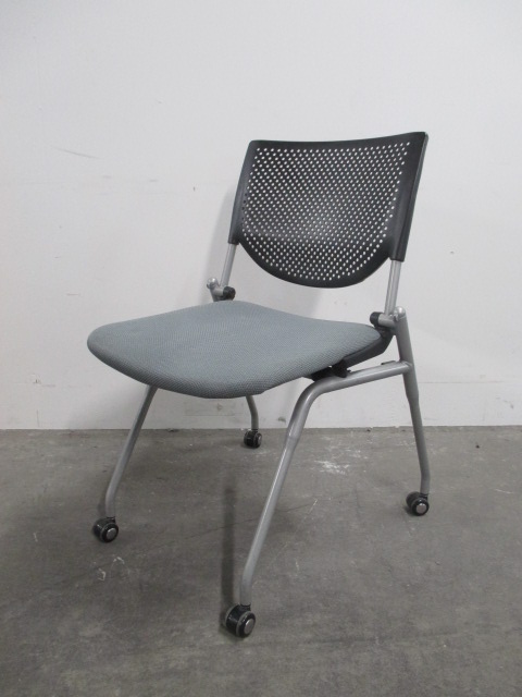 【水平に収納可能】オカムラ製　スタッキングチェア　プロスタックシリーズ
                        プロスタック
                                    中古
            