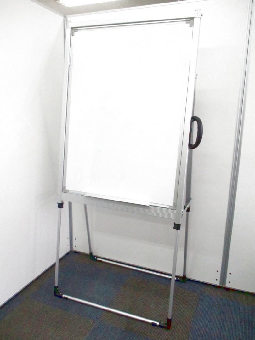 【こんな商品もあります!!】折り畳めてコンパクトに!!【片面ホワイトボード!!】Nu
                        
                                    中古
            