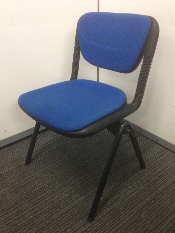 【ラス1特価】　1脚のみ売り切れ御免　【スタッキングチェア】　イトーキ(ITOKI)　色が渋い！　ミーティングに最適！！
                        バーテブラ
                                    中古
            