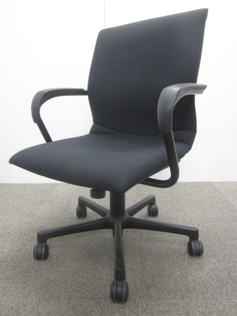 【人気のブラック２脚！】【定番coolなOAチェア！】～祝尼崎店ＯＰＥＮ～
                        
                                    中古
            
