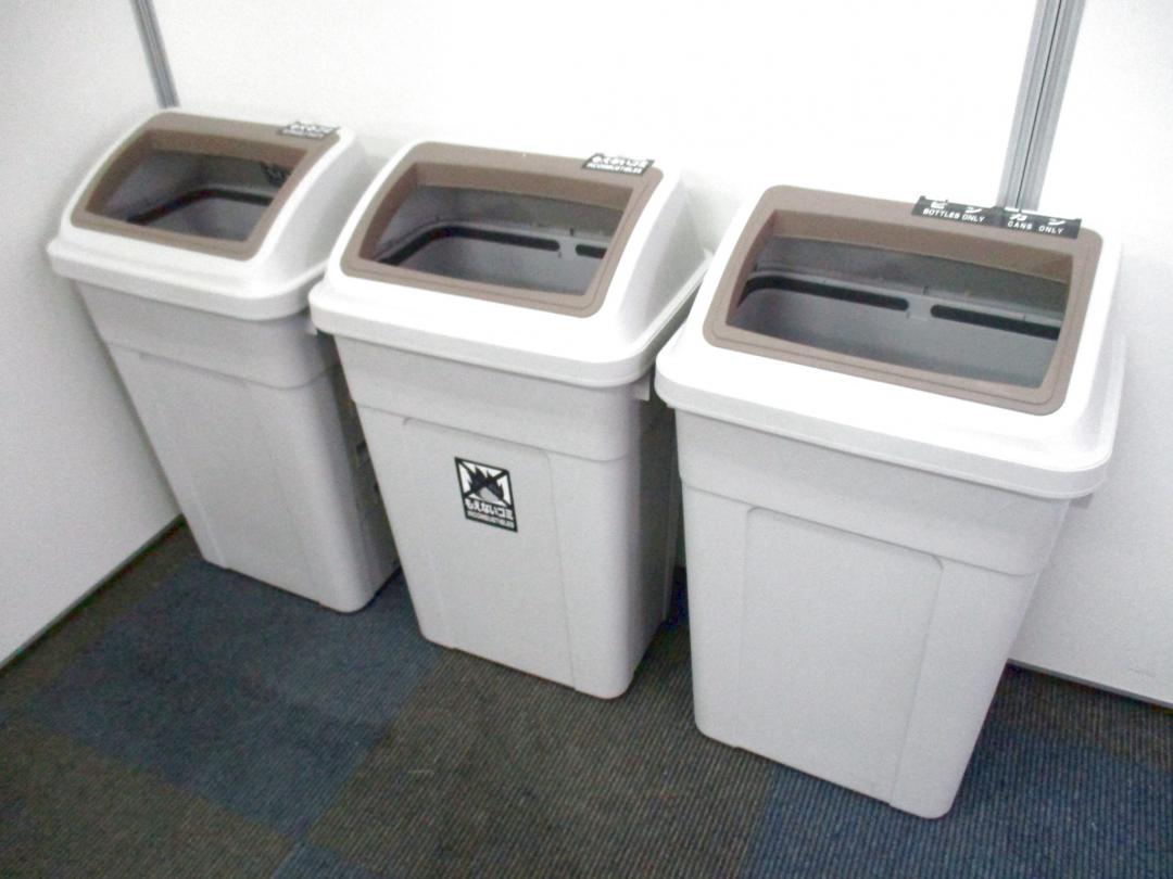 【３点セット】【しっかり分別】点数限定、お安くお得に！ダストＢＯＸセットのご紹介です！
                        
                                    中古
            