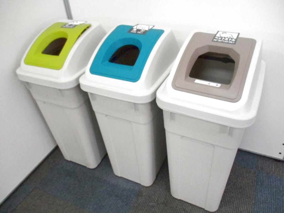 【３点セット】【状態良好】シャープなフォルムのダストＢＯＸで設置場所を選びません！
                        
                                    中古
            