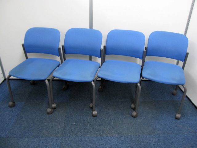 【中古】コクヨ製【スタッキングチェア】キャスター付き【ブルー】【4脚セット】
                        100シリーズ
                                    中古
            