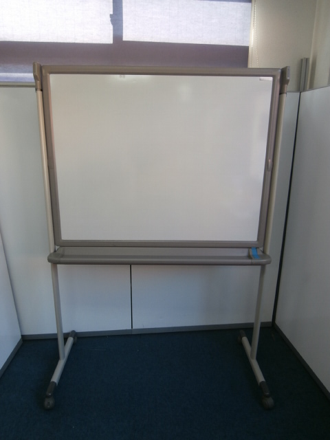 【ホワイトボードが入荷しました！！！！】
                        
                                    中古
            