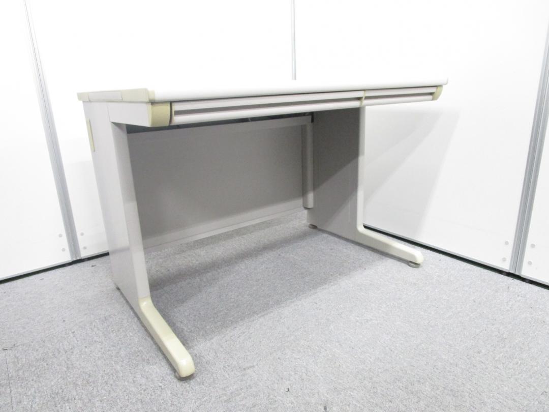 【8台入荷】【オカムラ製ＳＤシリーズ　平机】幅1000のコンパクトサイズ■配線穴2ヶ所■天板裏引出有
                        SDデスクシステム
                                    中古
            