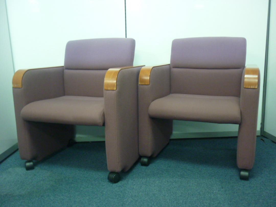 【２脚１セット限定！！！仙台店限定入荷事務用品】
                        
                                    中古
            